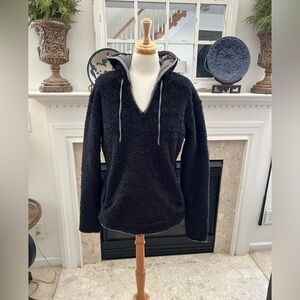 Mountain Hardware Black Pile Fleece Pullover
